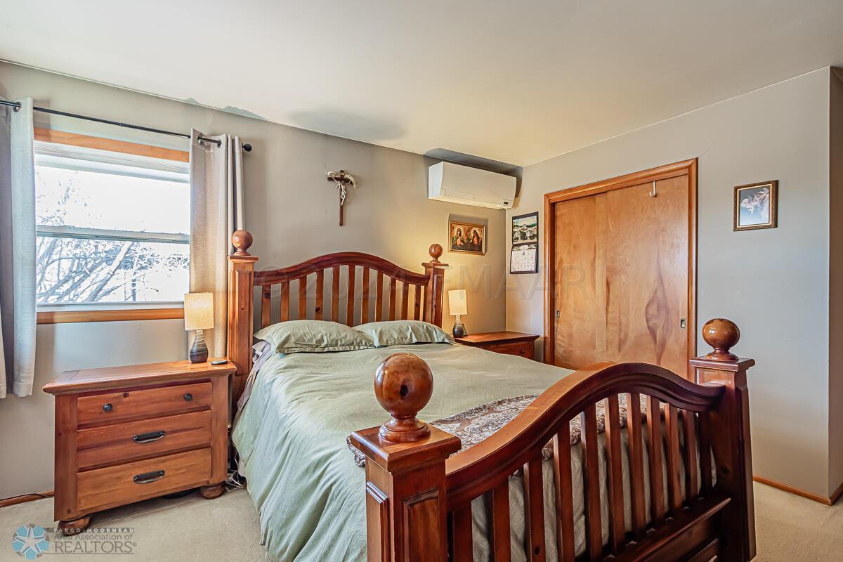 3017 9th St NFargo, ND 58102-14
