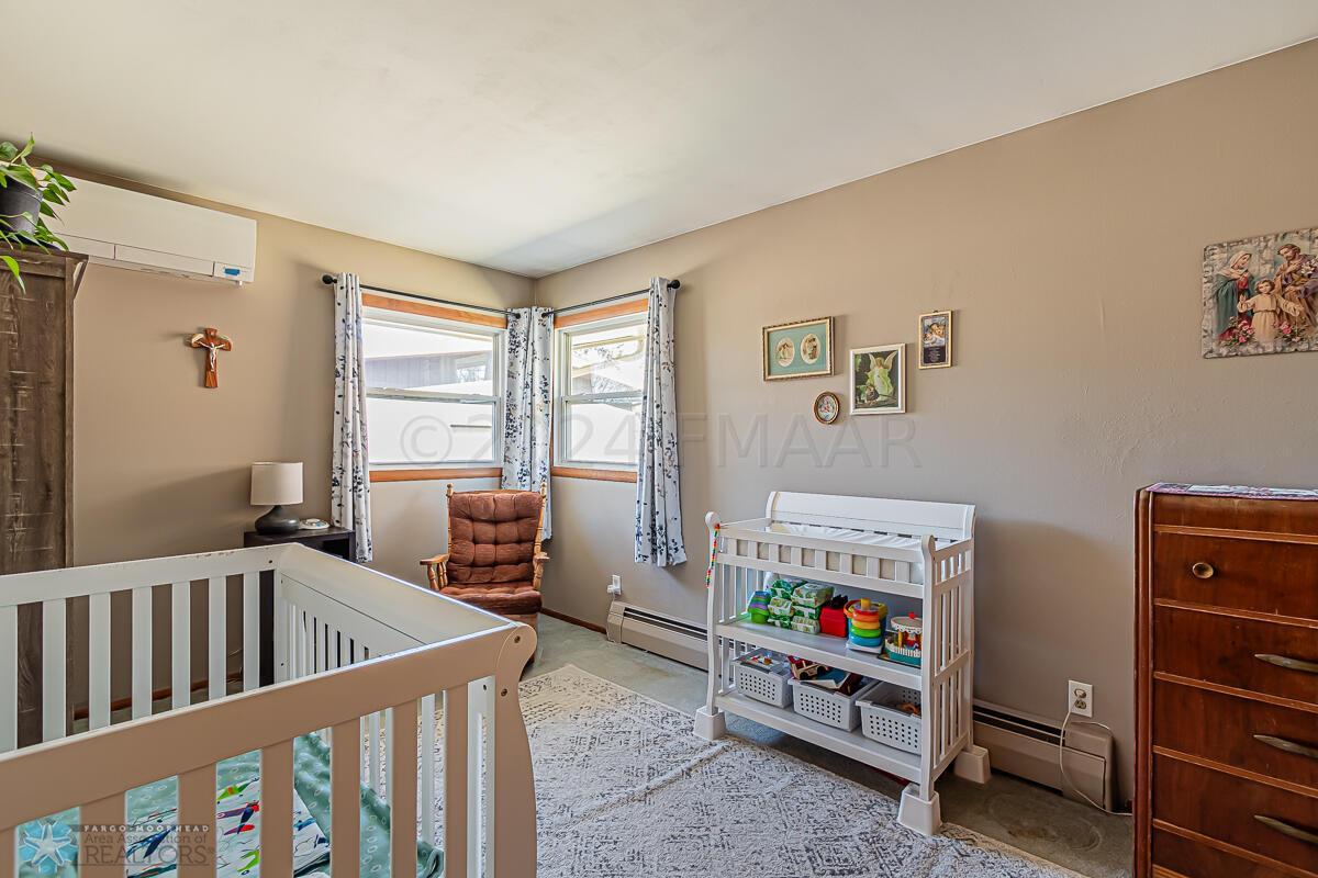 3017 9th St NFargo, ND 58102-16