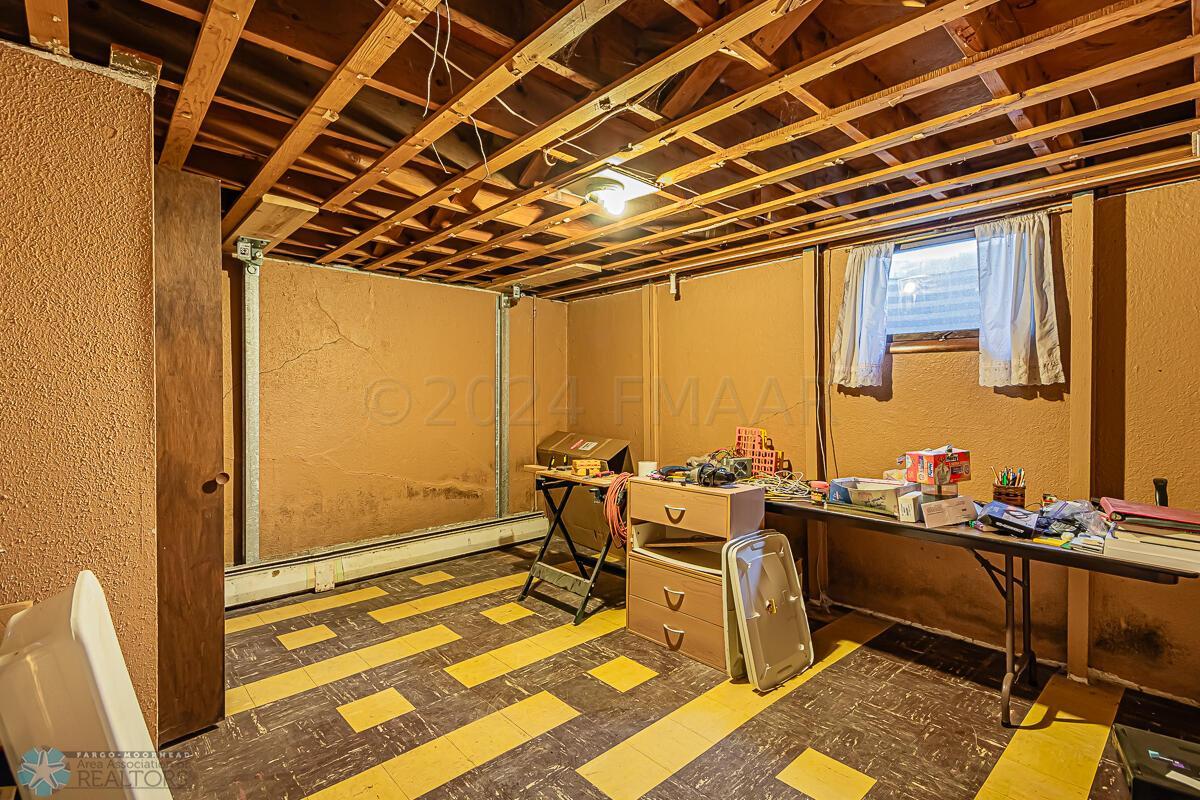 3017 9th St NFargo, ND 58102-22