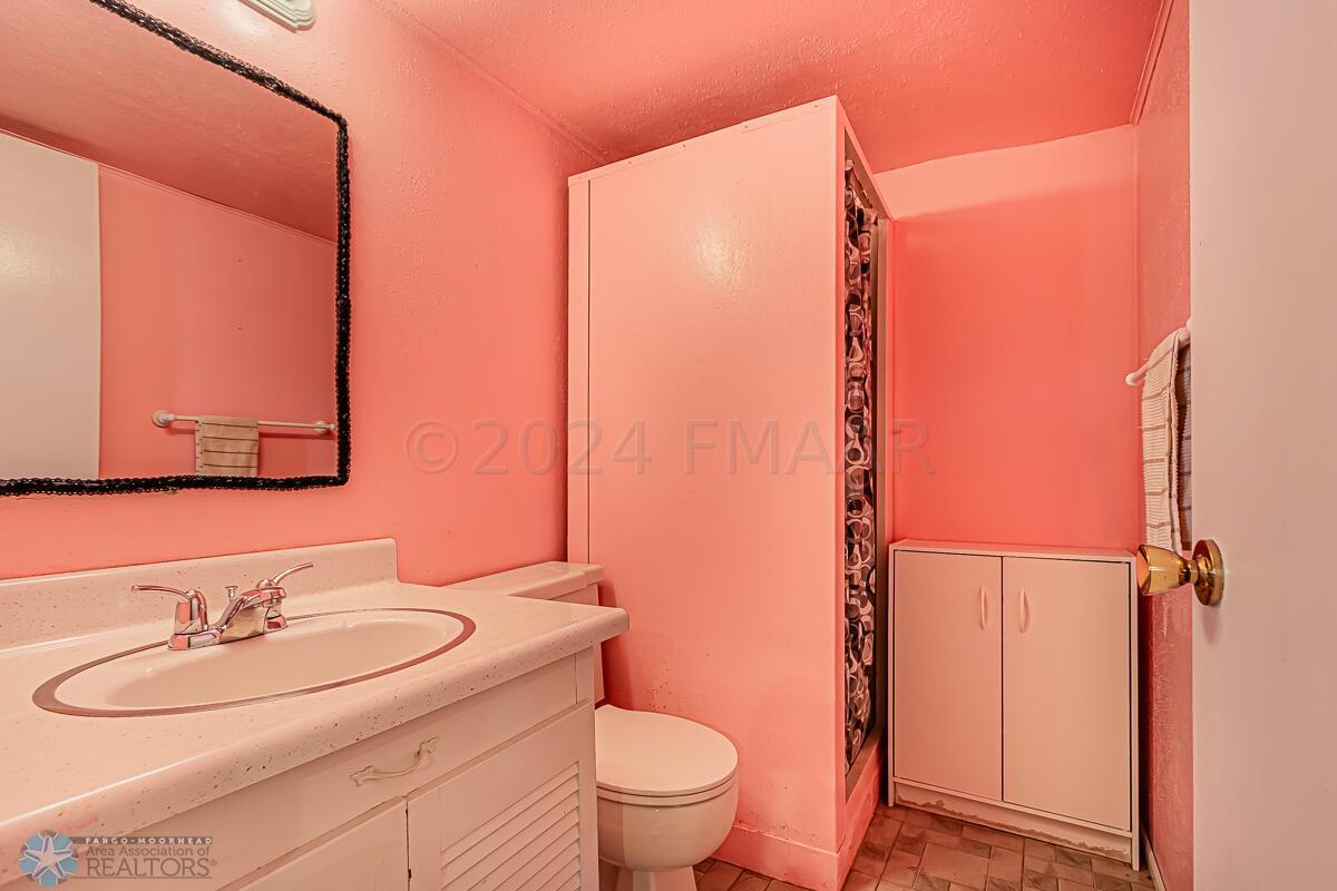 3017 9th St NFargo, ND 58102-24