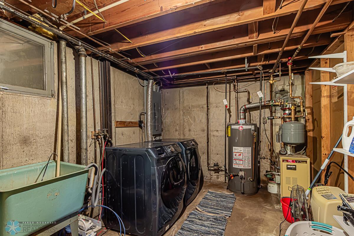 3017 9th St NFargo, ND 58102-26