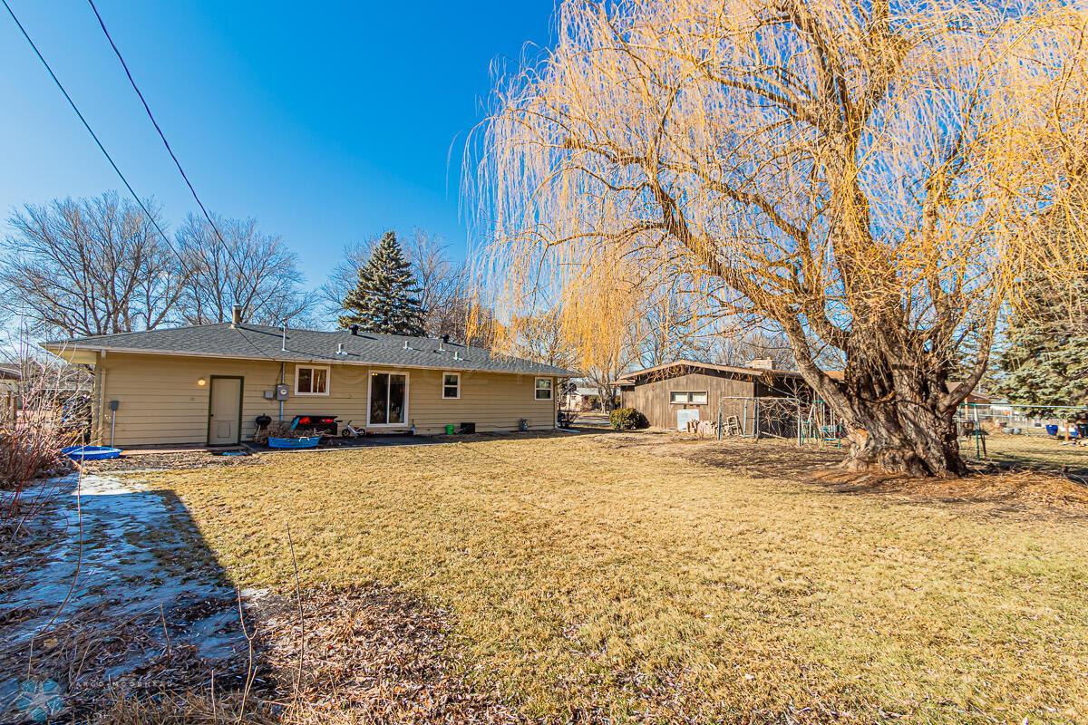 3017 9th St NFargo, ND 58102-30
