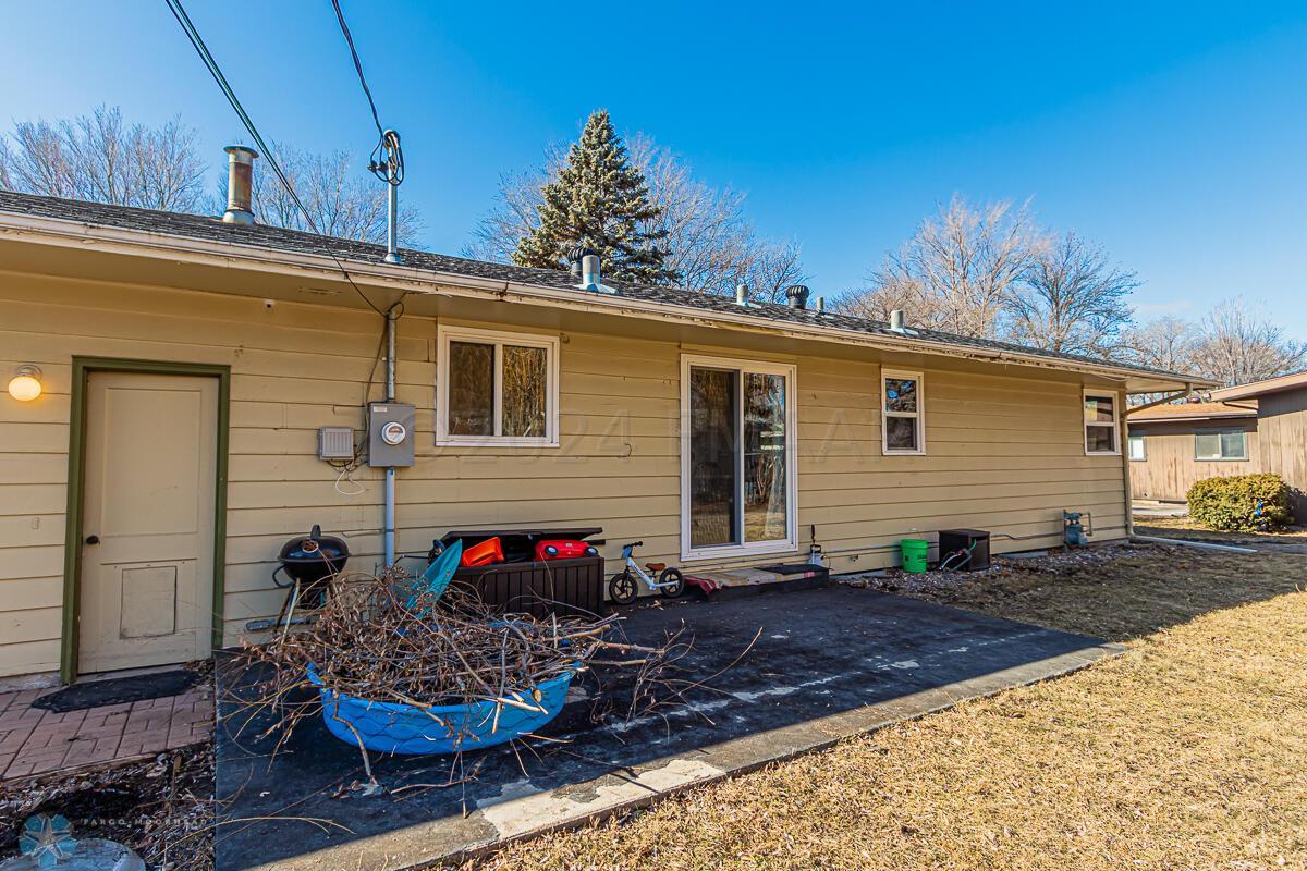 3017 9th St NFargo, ND 58102-31