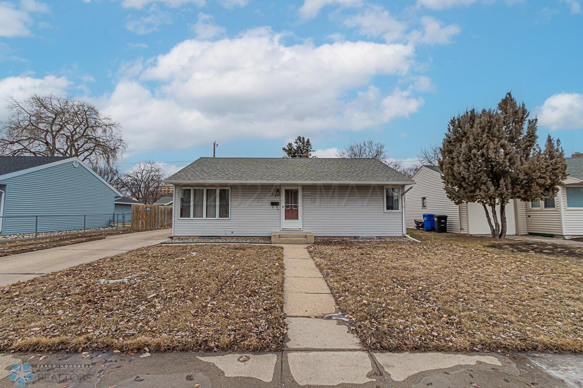409 23 Avenue N, Fargo, ND 58102-01
