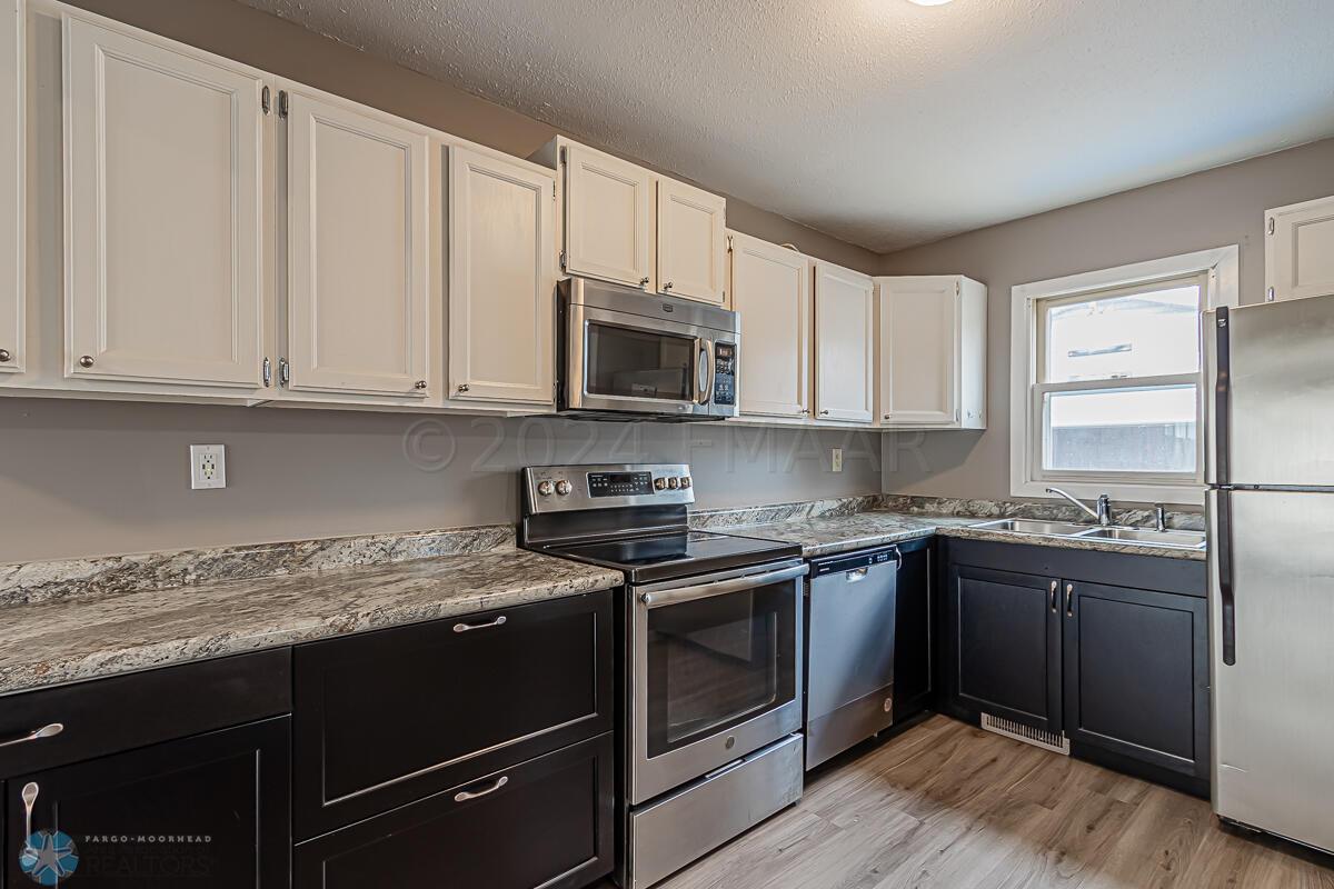 409 23 Avenue N, Fargo, ND 58102-11