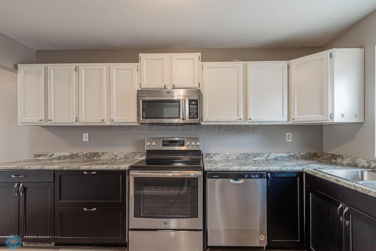 409 23 Avenue N, Fargo, ND 58102-13