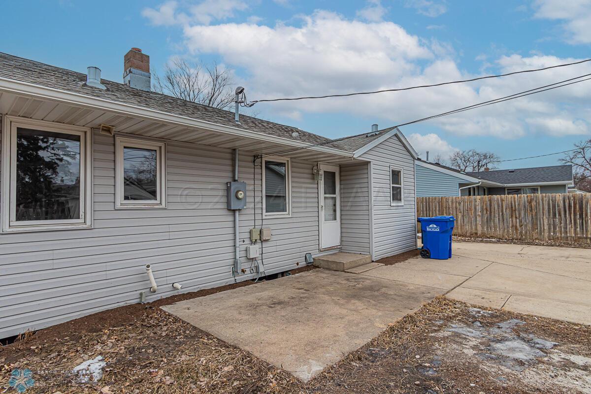409 23 Avenue N, Fargo, ND 58102-06