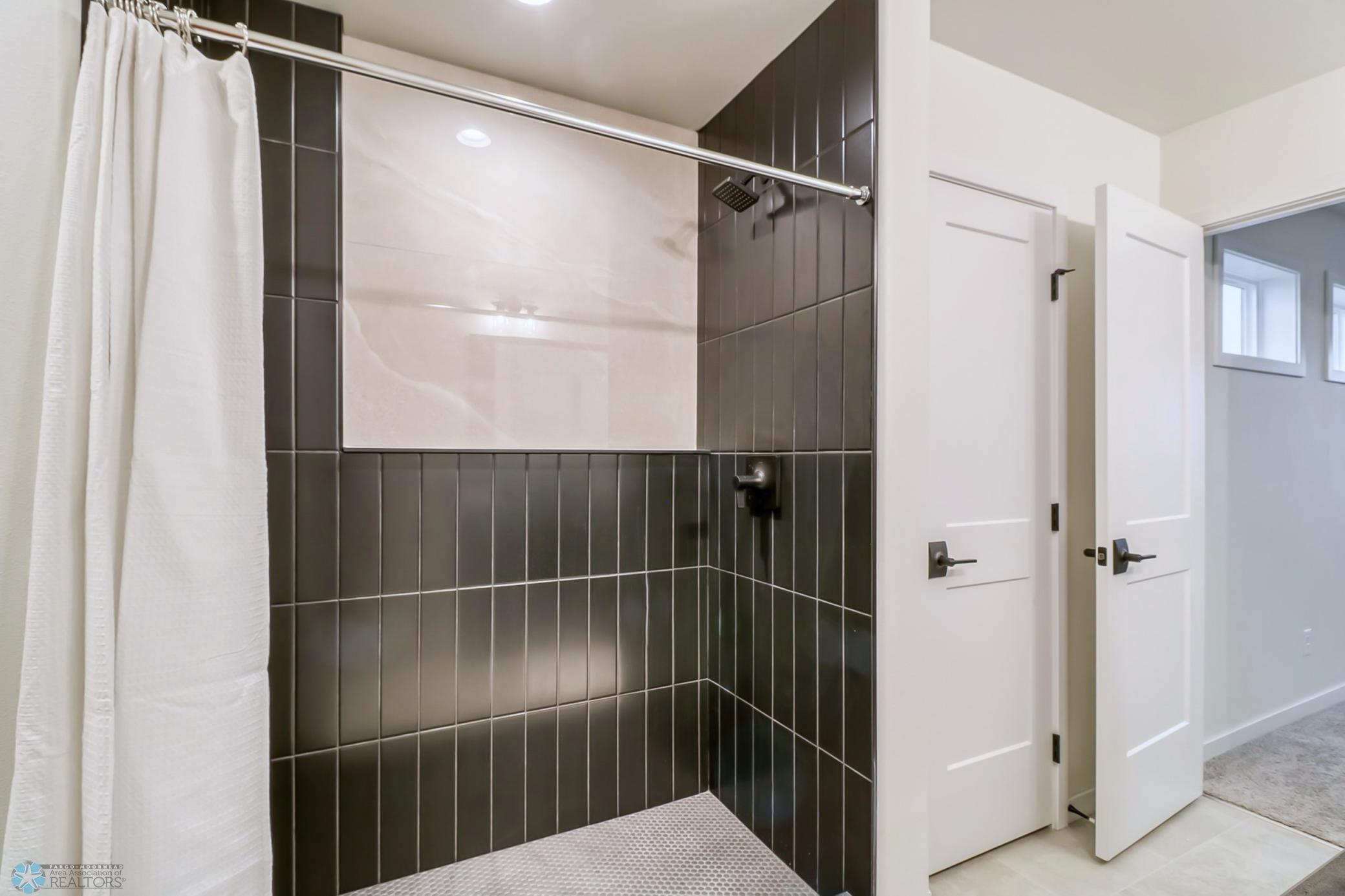 Primary Bathroom1_2.jpg