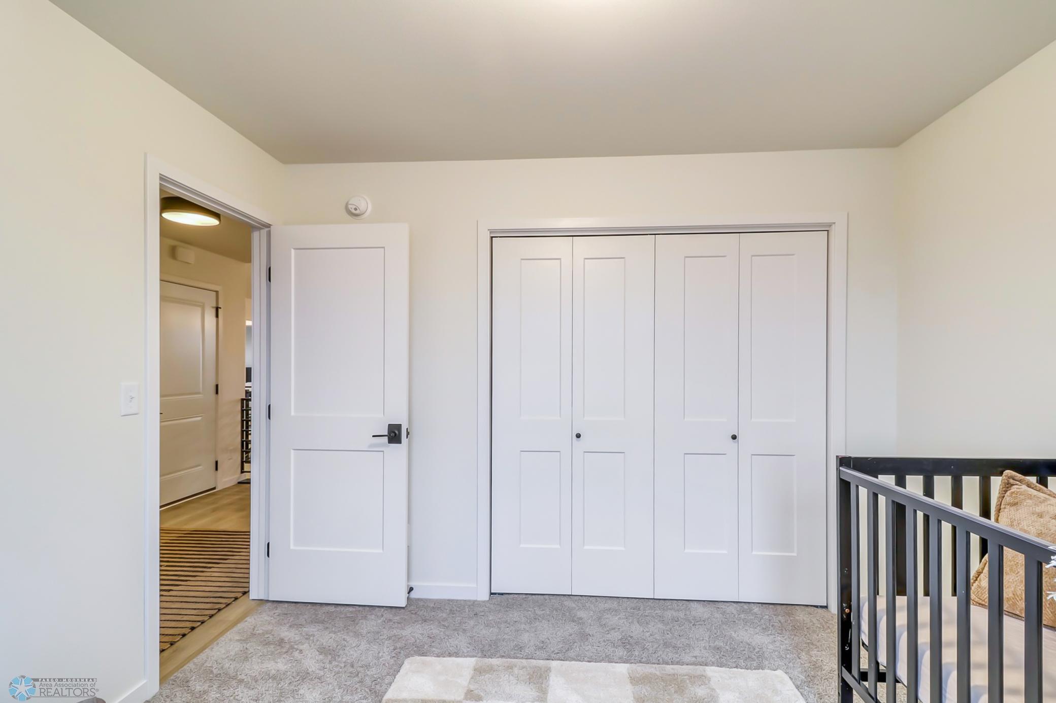 Bedroom1_2.jpg