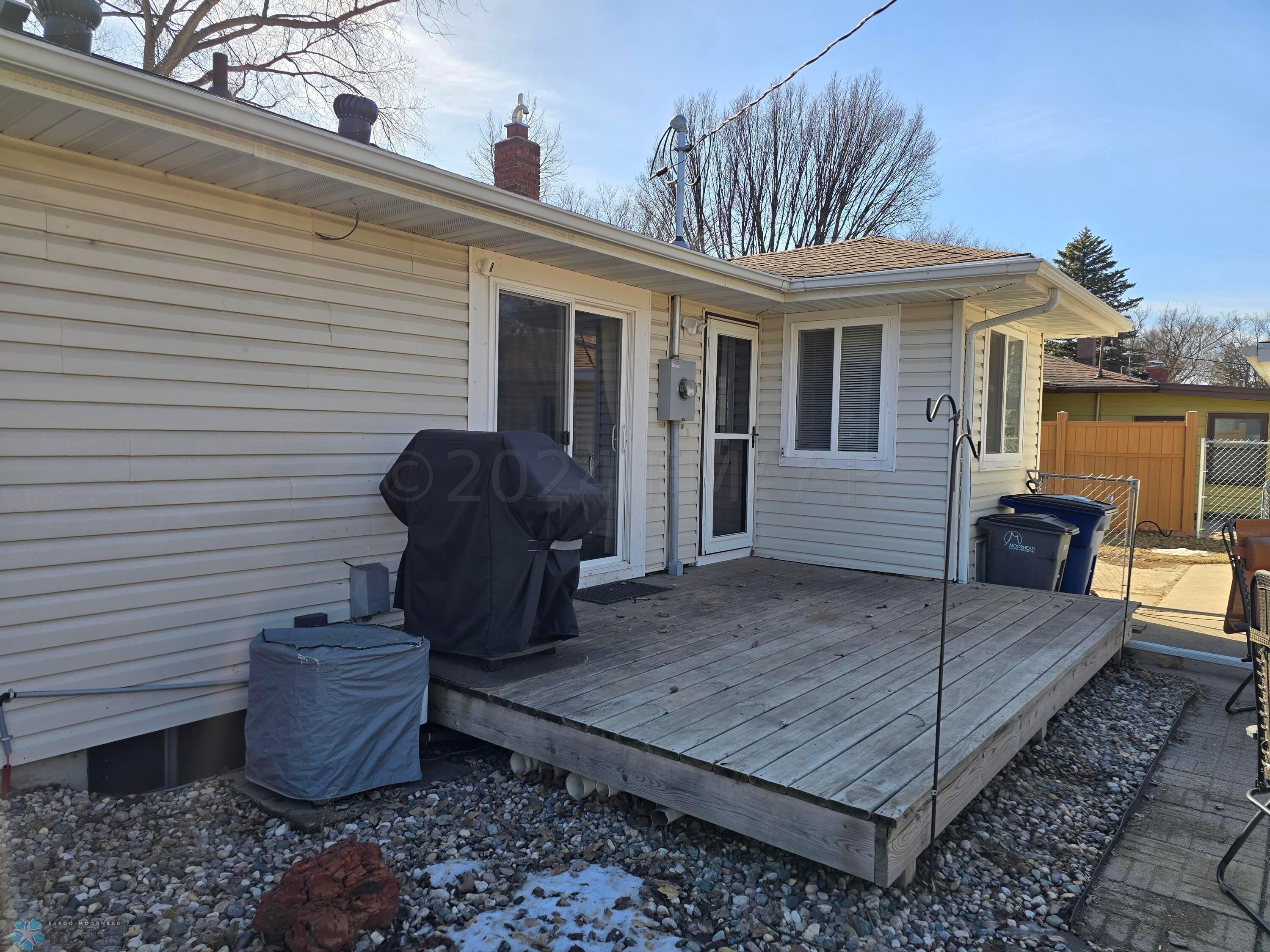 Deck b