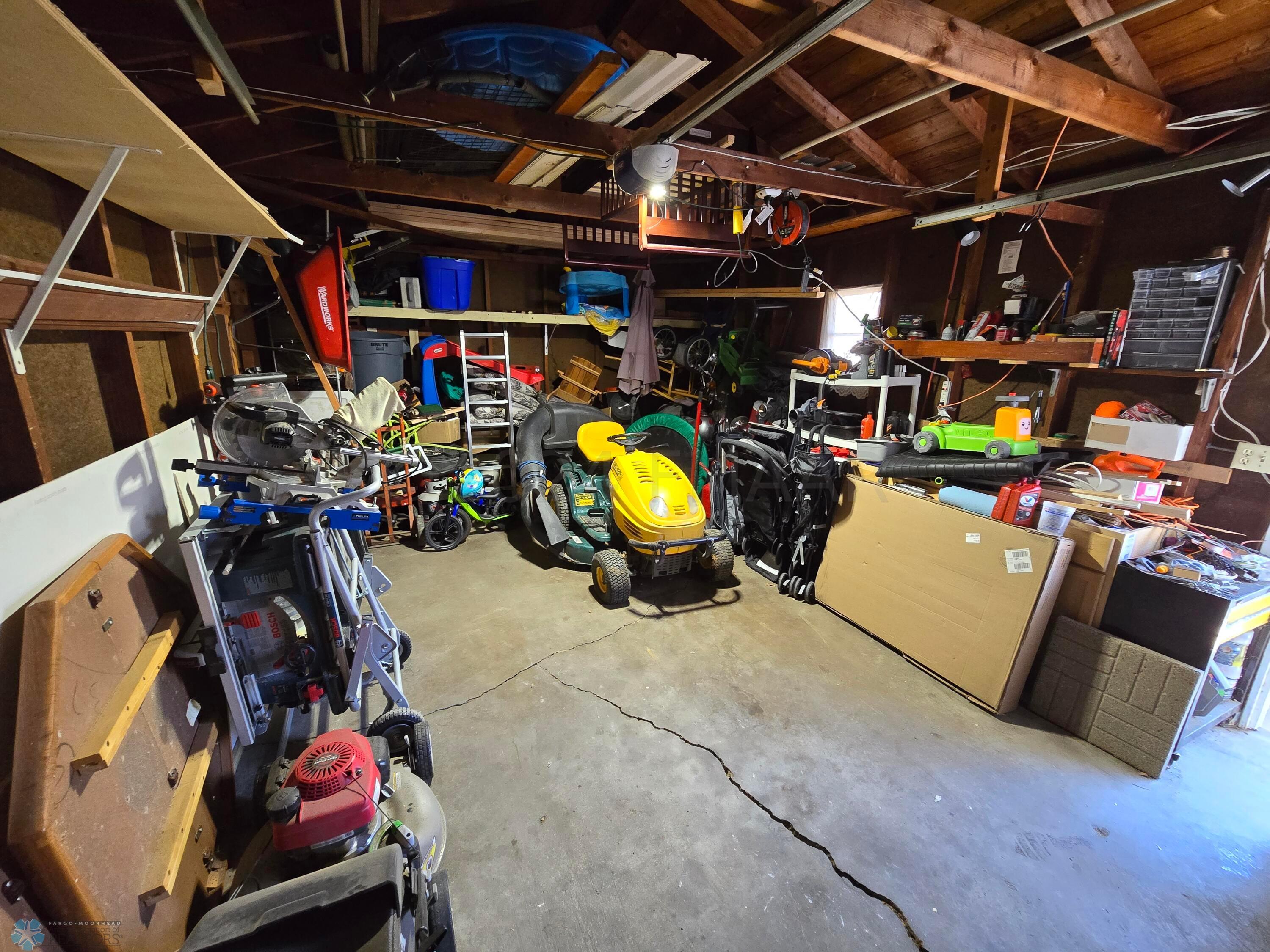 Garage.b