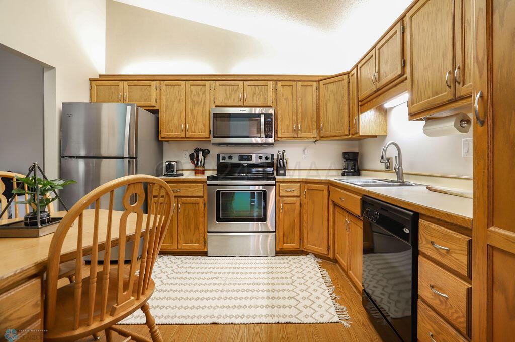 Kitchen Photo #1
