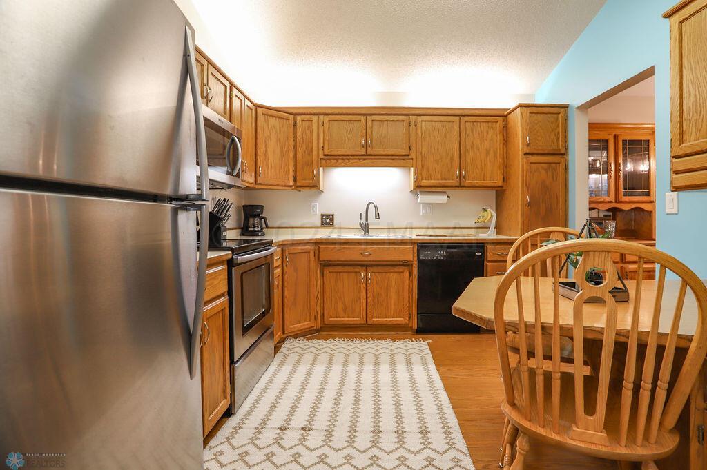 Kitchen Photo #2