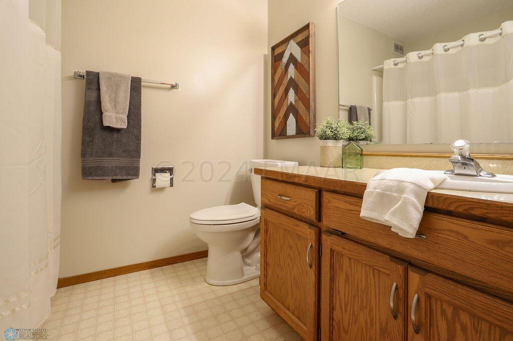 Full Bath Photo #1