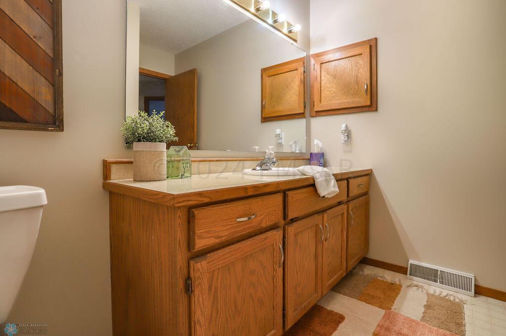 Full Bath Photo #2