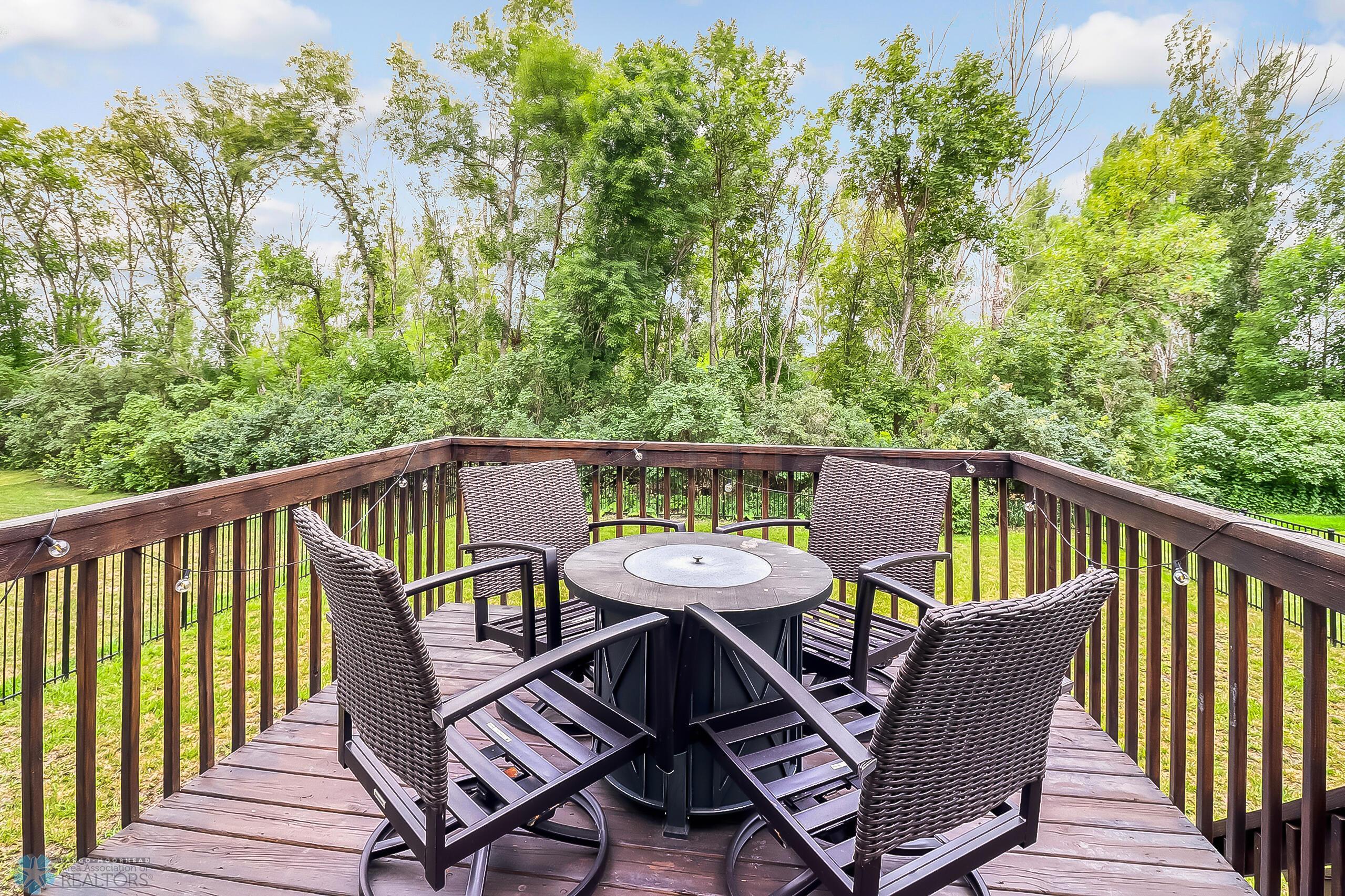 BackyardDeck1_1