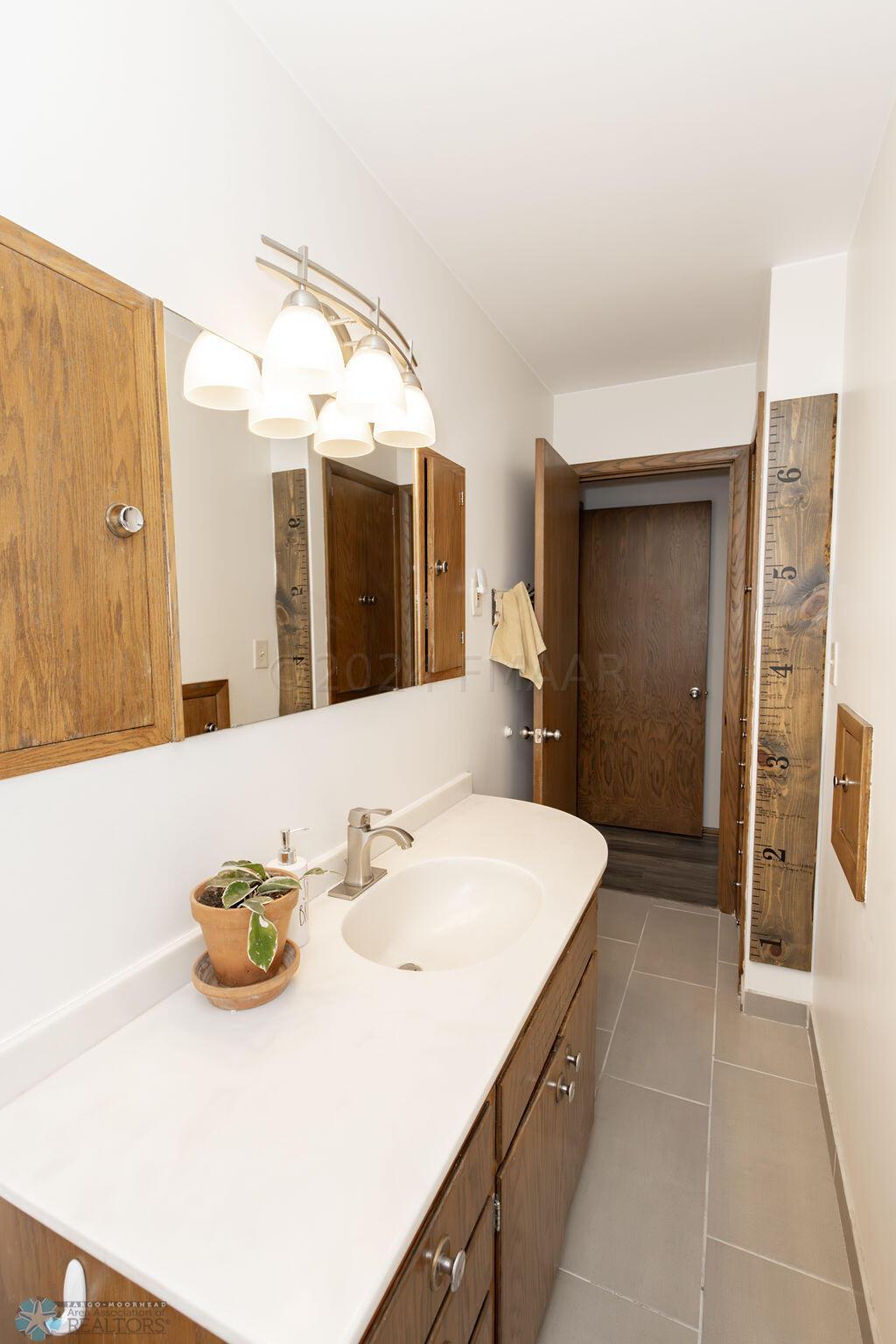 Main Floor Full Bath
