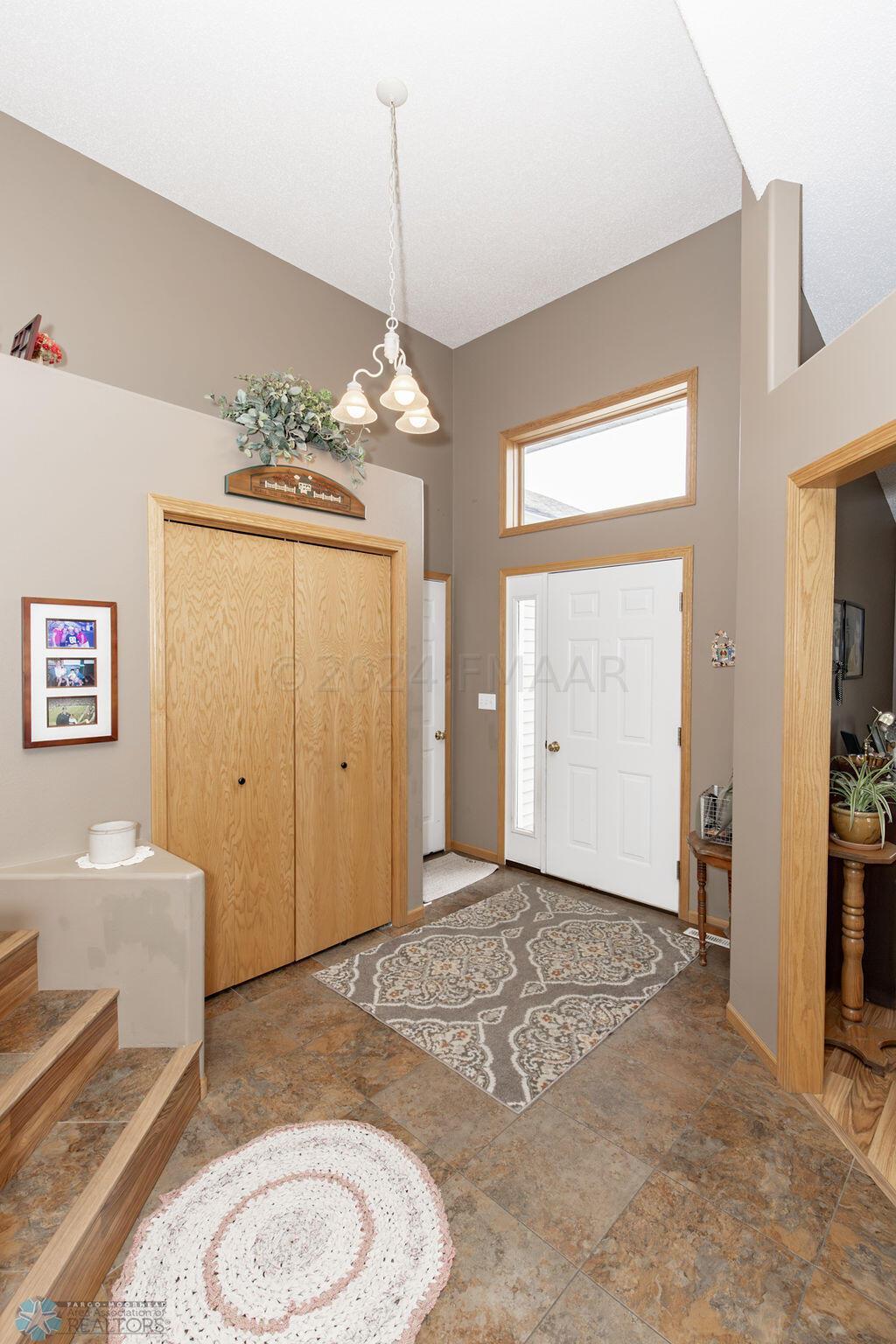 Entryway/ foyer