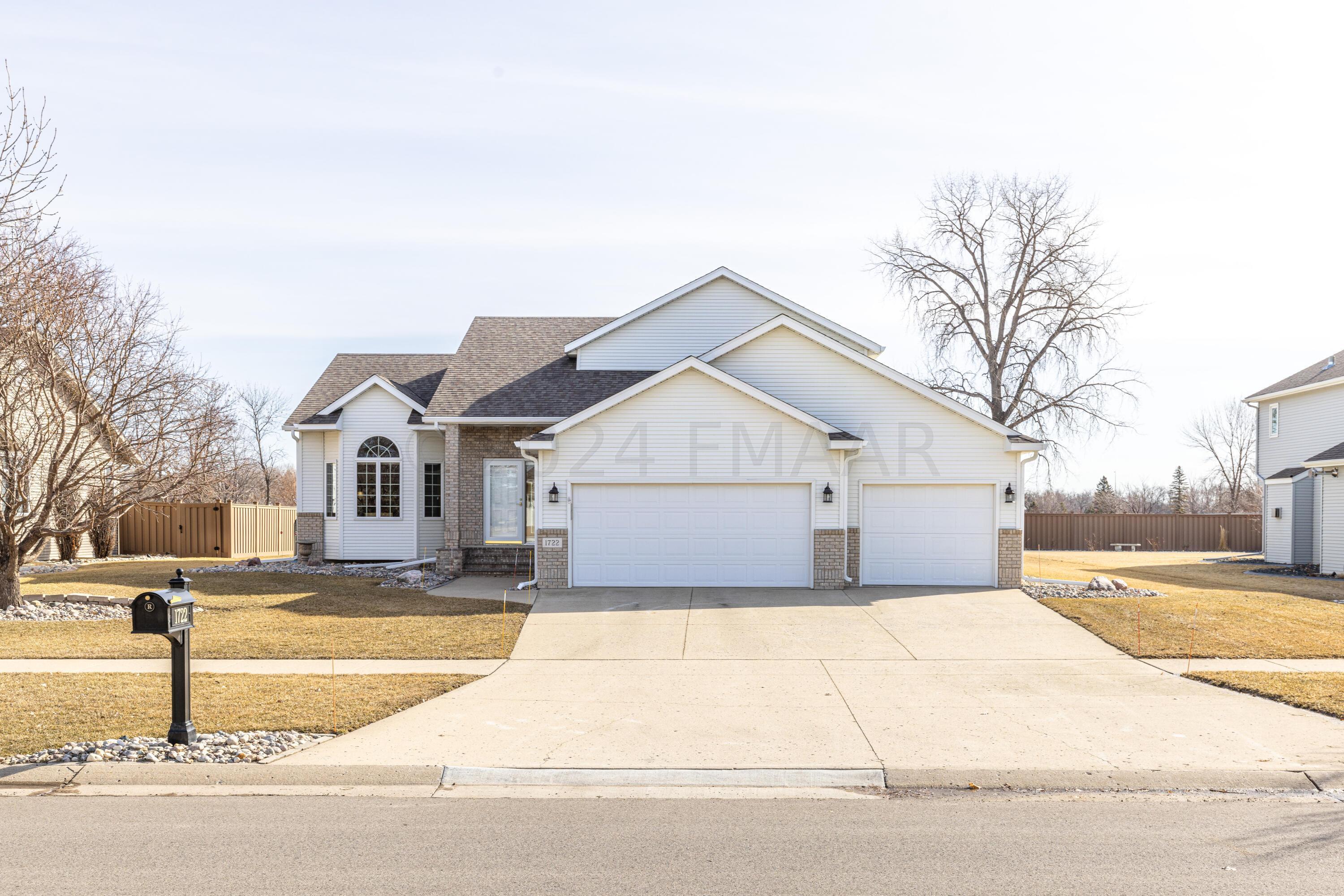 1722 E. Rose Creek Parkway S. Fargo