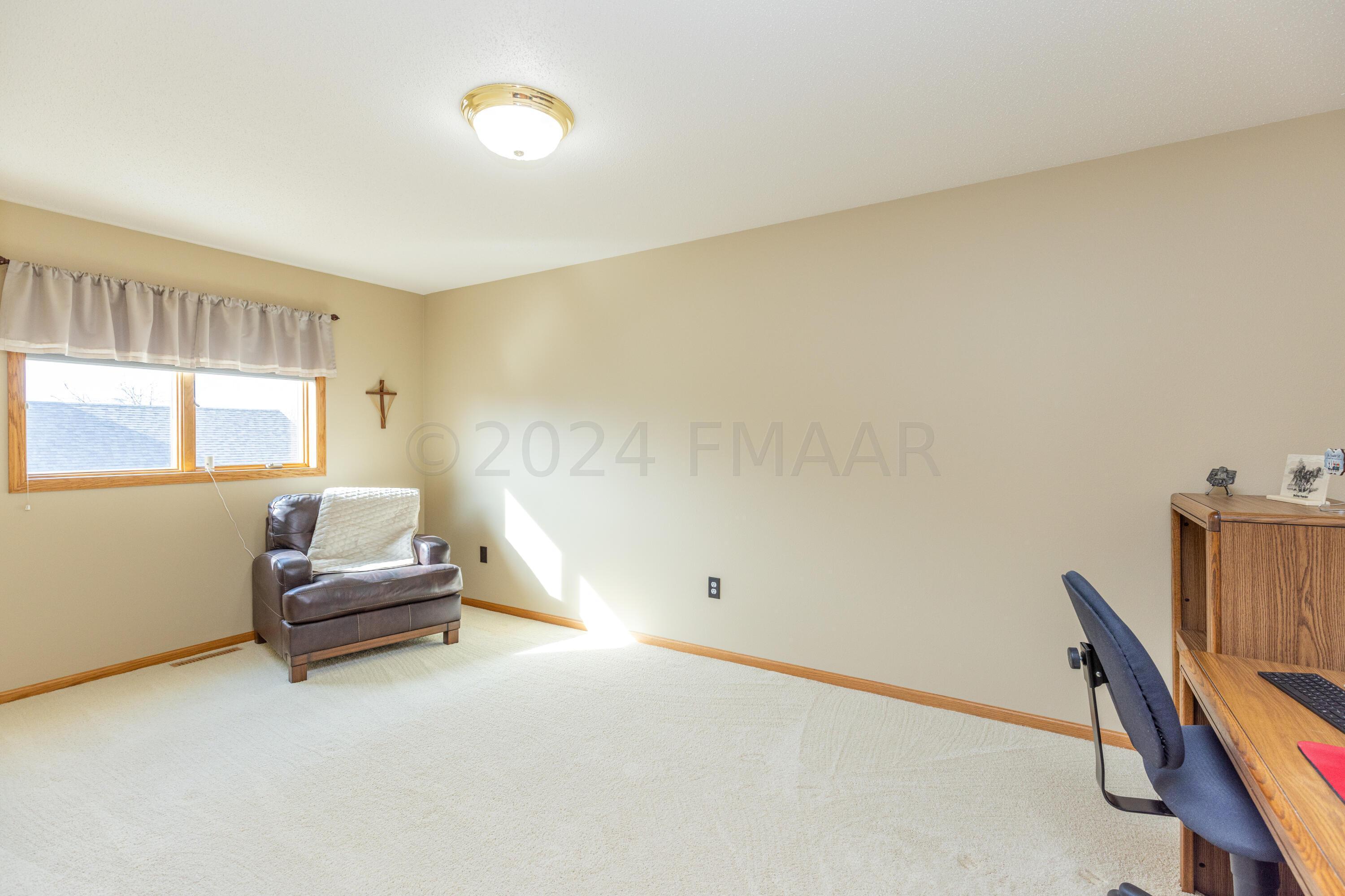 2nd upper bedroom