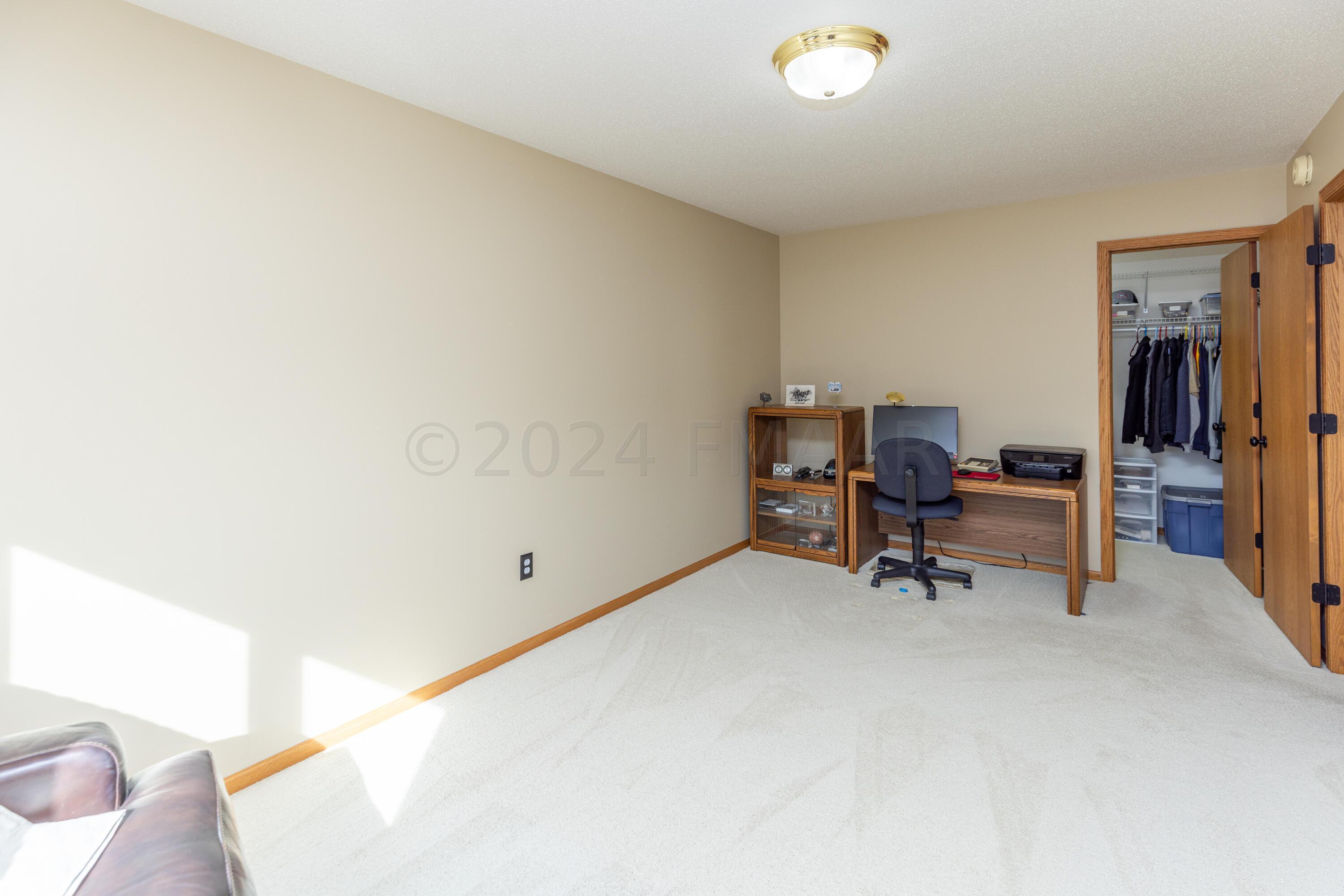 2nd upper bedroom