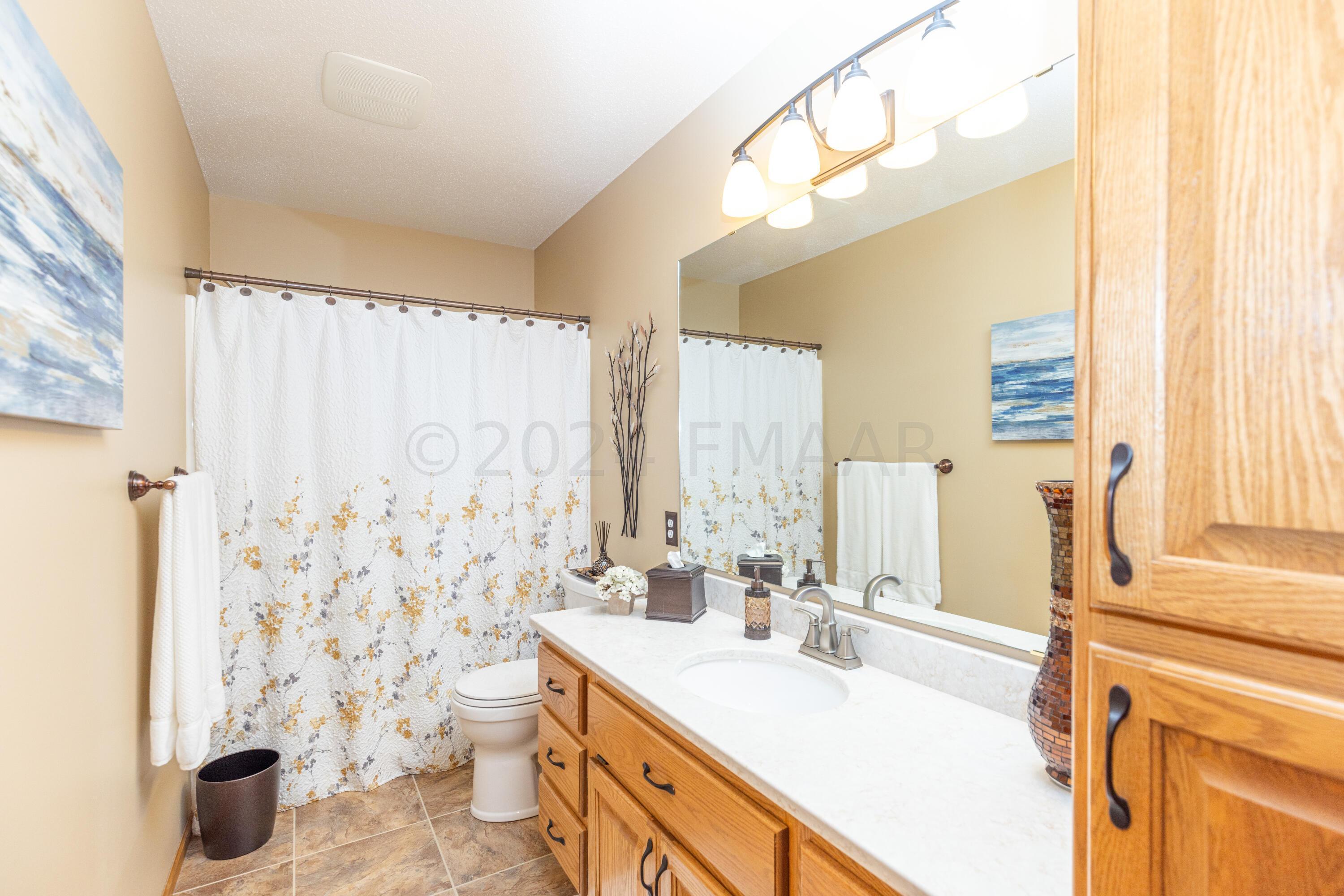 Upper Full Bathroom
