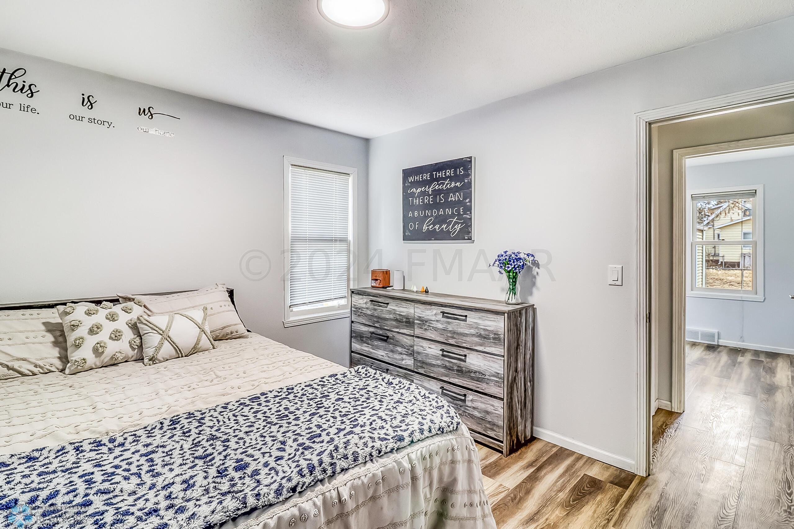 Bedroom1 (3)