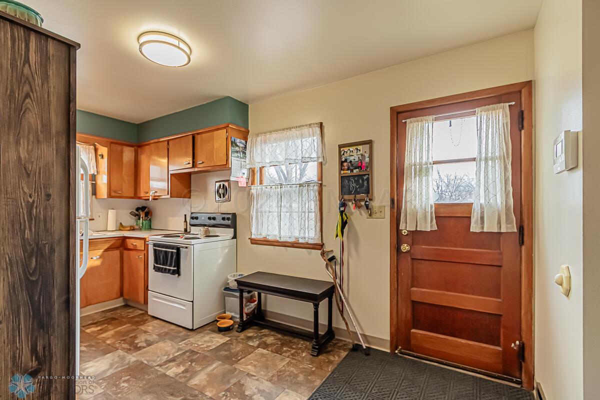 1446 14 1_2 St S, Fargo, ND 58103-17