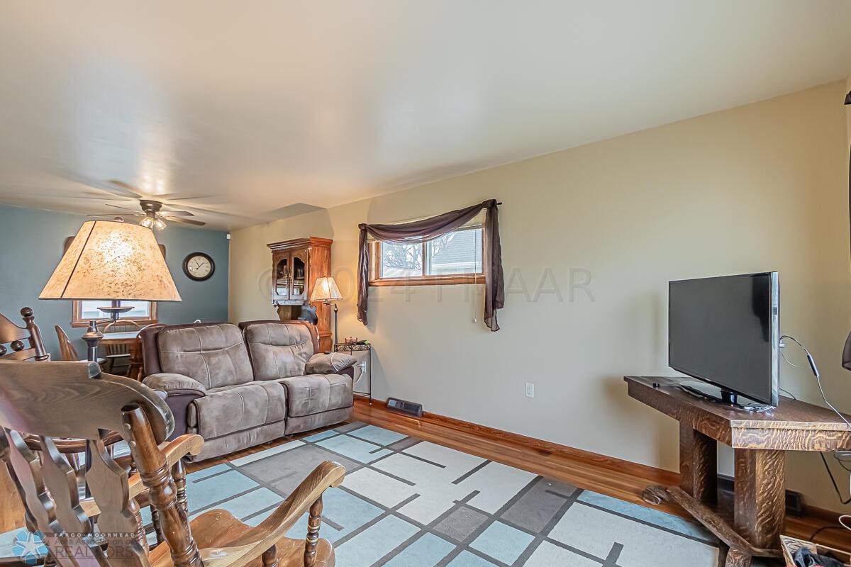 1446 14 1_2 St S, Fargo, ND 58103-19