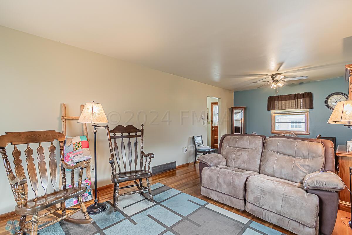 1446 14 1_2 St S, Fargo, ND 58103-20