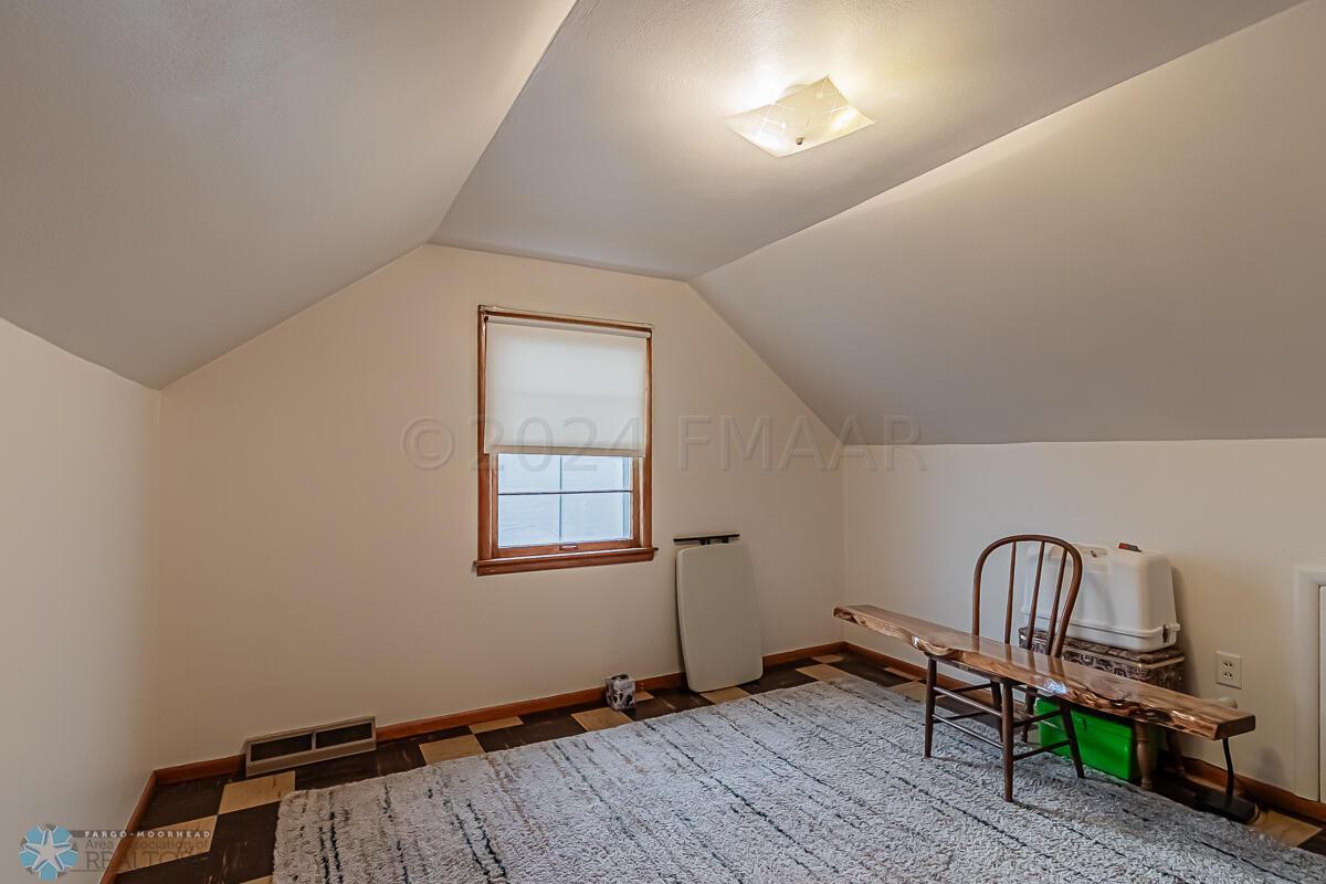 1446 14 1_2 St S, Fargo, ND 58103-24