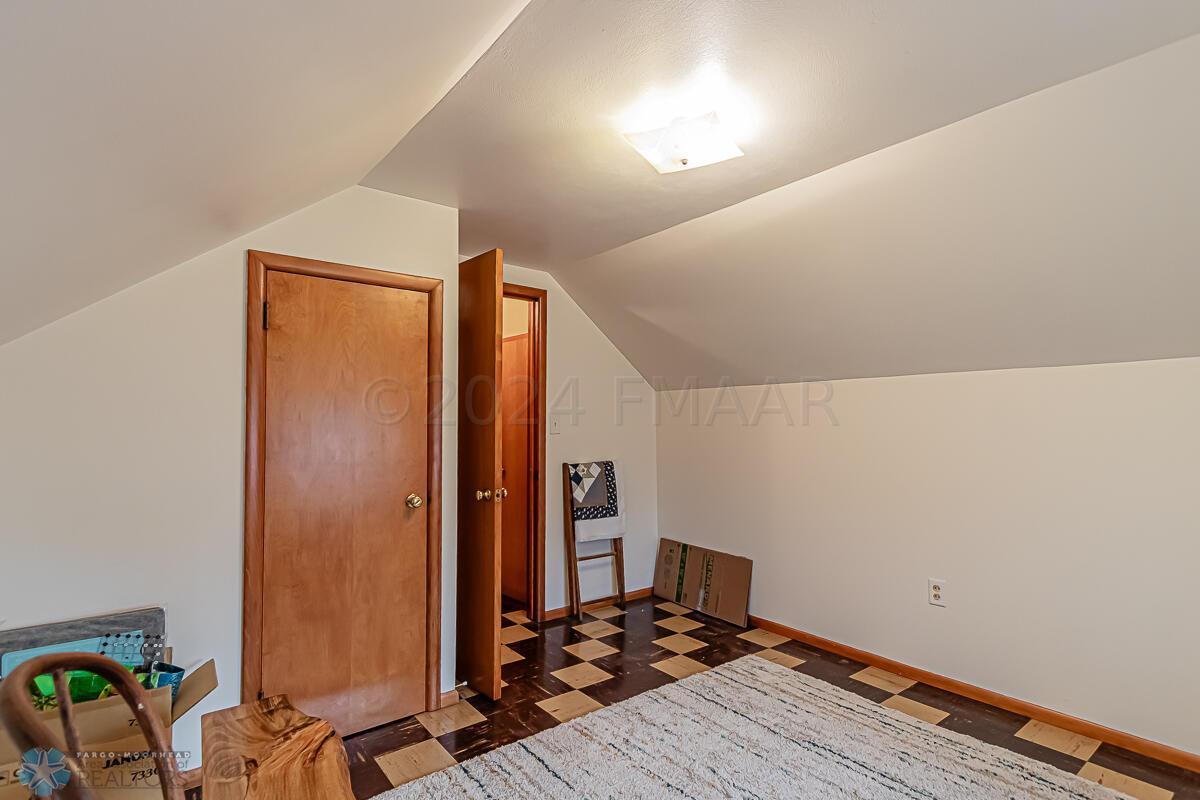 1446 14 1_2 St S, Fargo, ND 58103-25