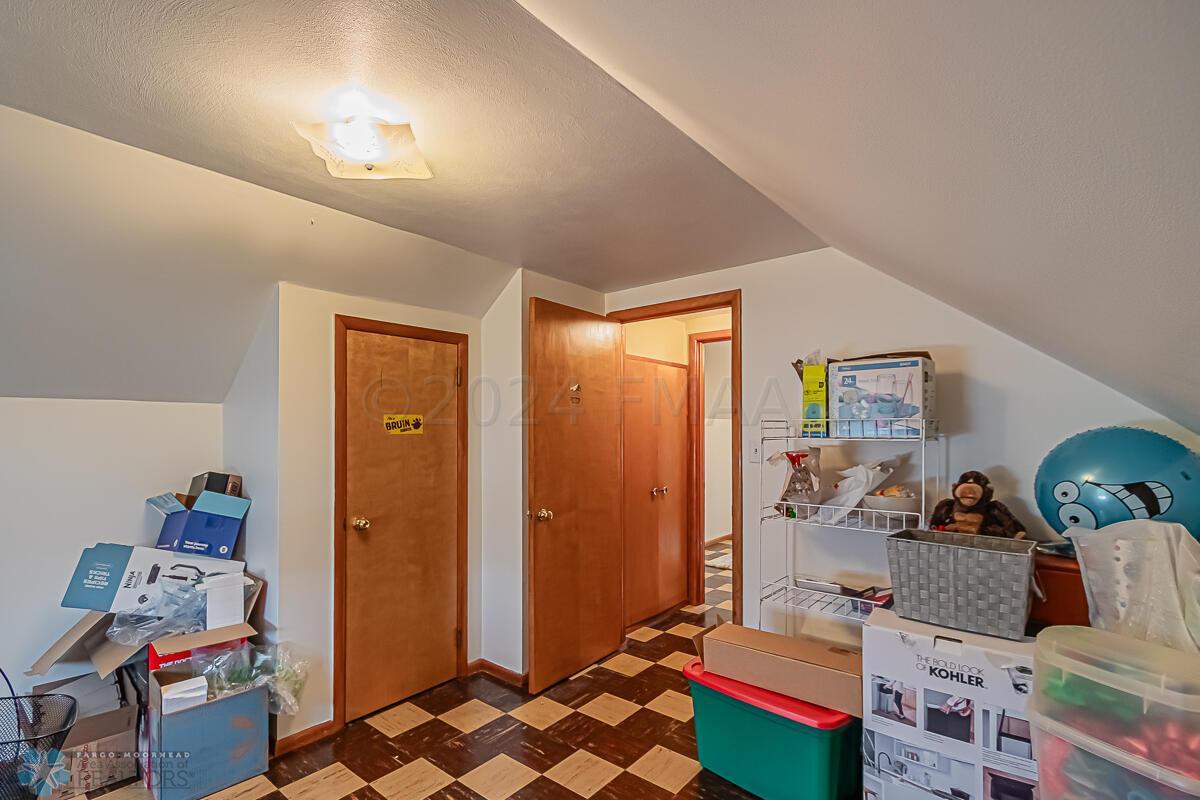 1446 14 1_2 St S, Fargo, ND 58103-27