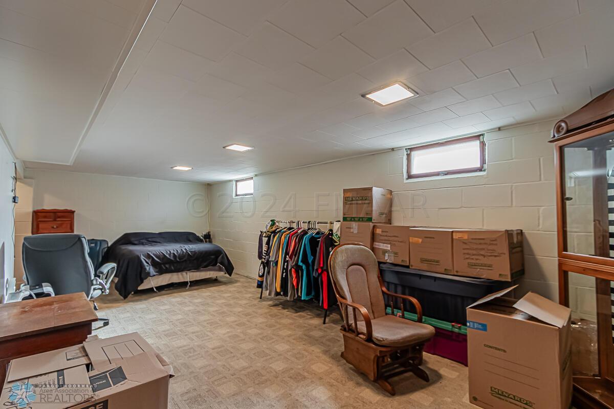 1446 14 1_2 St S, Fargo, ND 58103-01