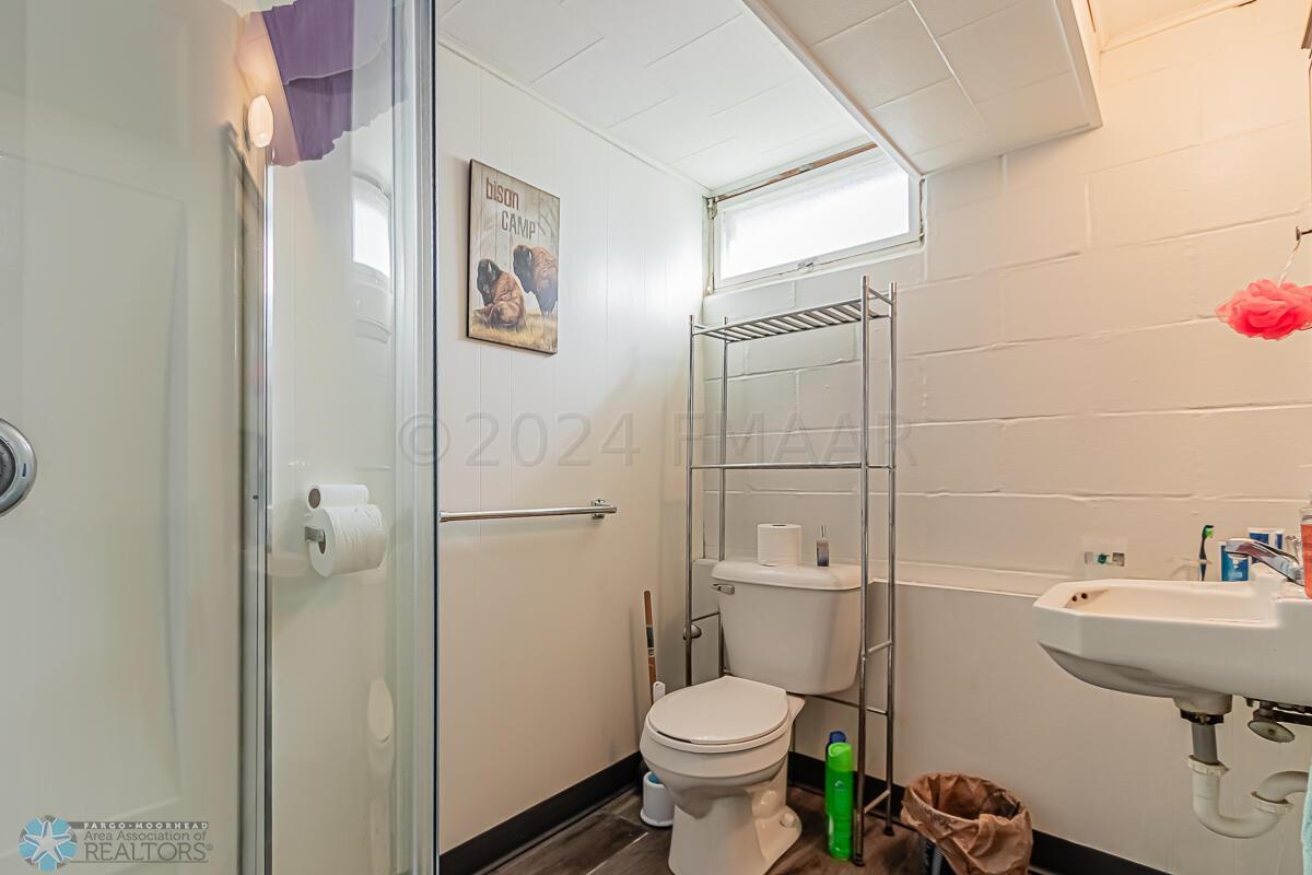 1446 14 1_2 St S, Fargo, ND 58103-04