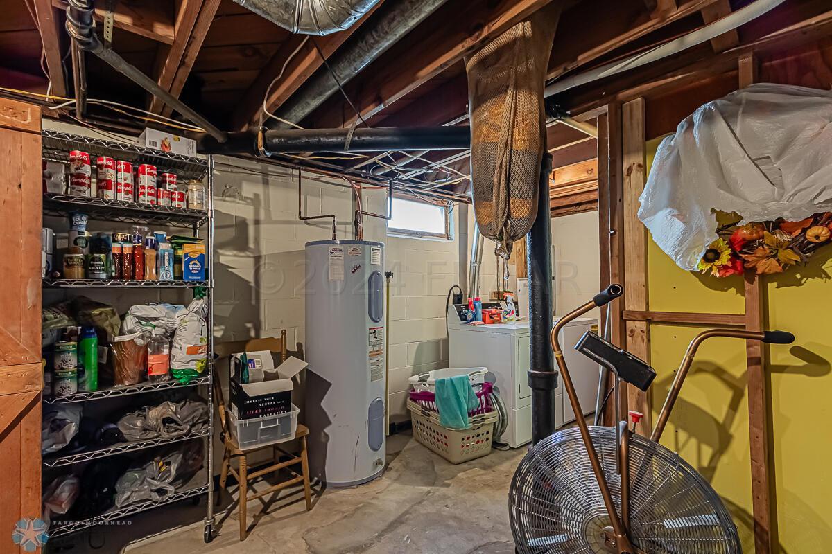 1446 14 1_2 St S, Fargo, ND 58103-06