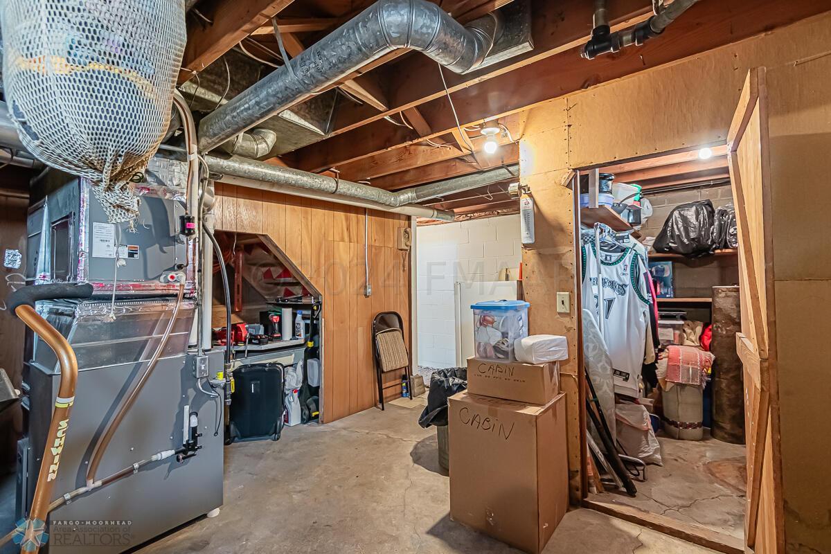 1446 14 1_2 St S, Fargo, ND 58103-09