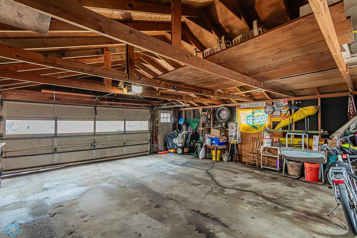 1446 14 1_2 St S, Fargo, ND 58103-32