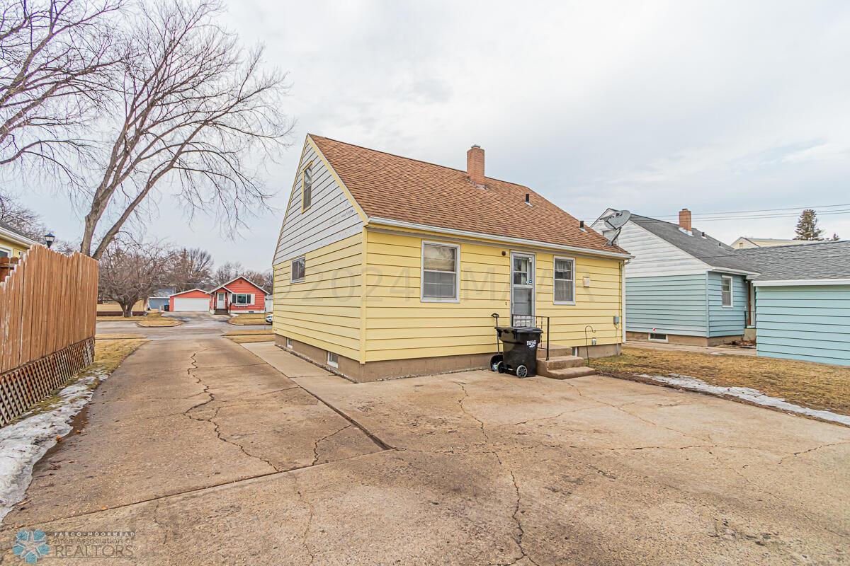 1446 14 1_2 St S, Fargo, ND 58103-33
