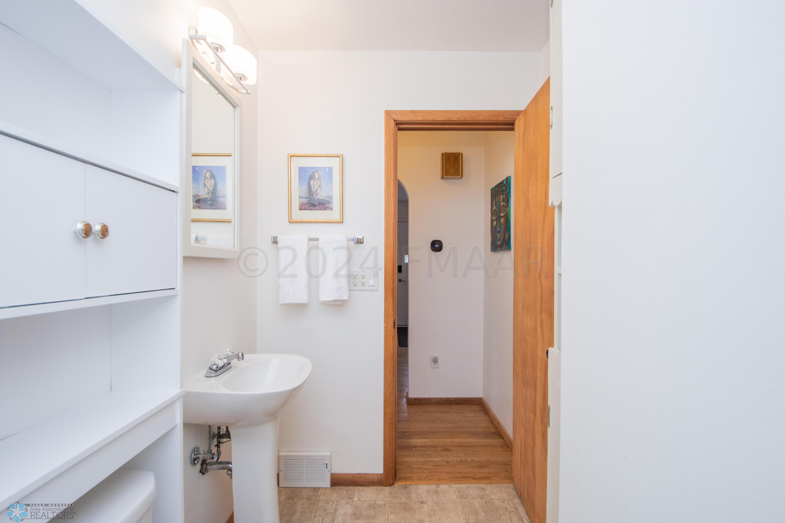1/2 bath on main