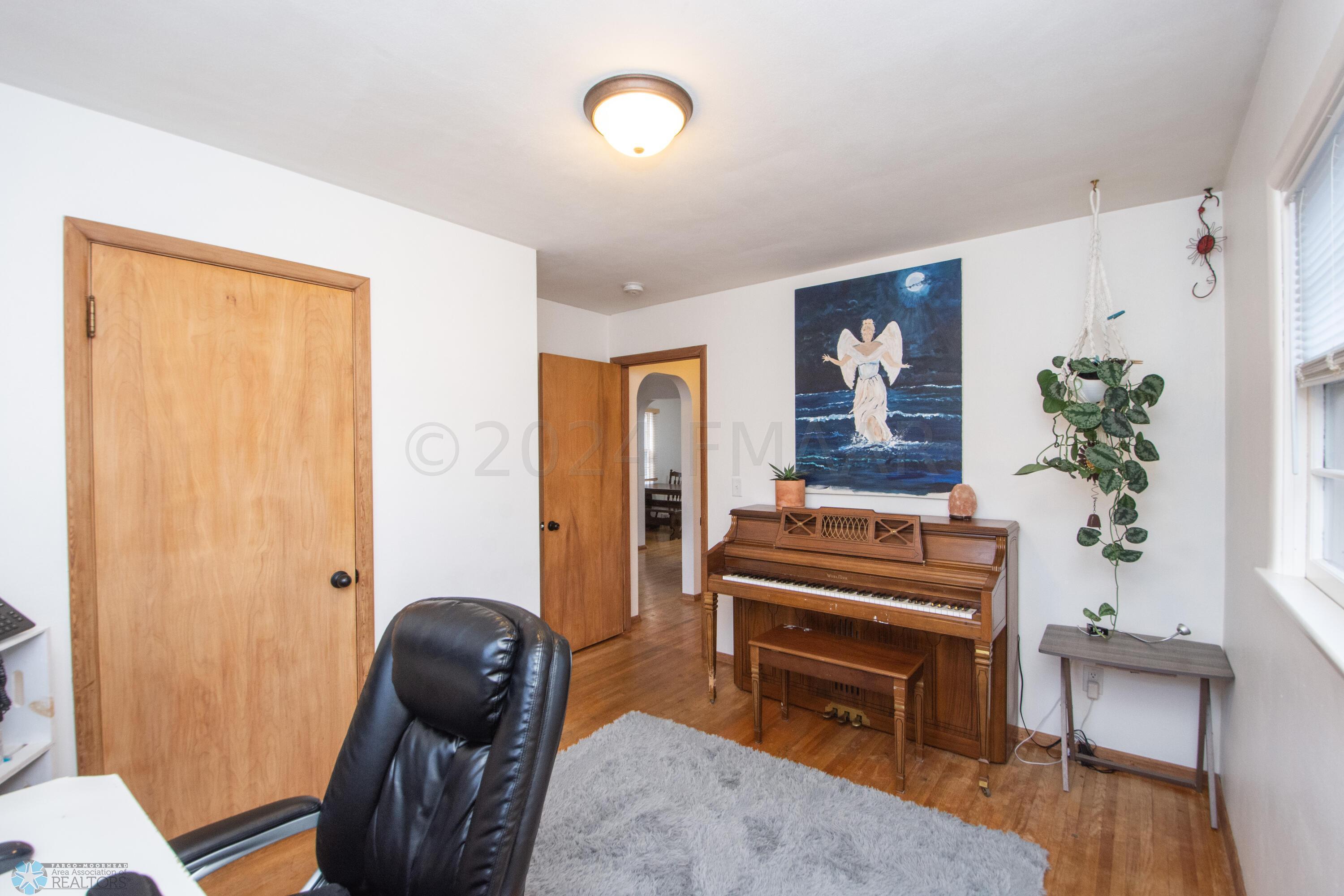 bedroom 1 on main