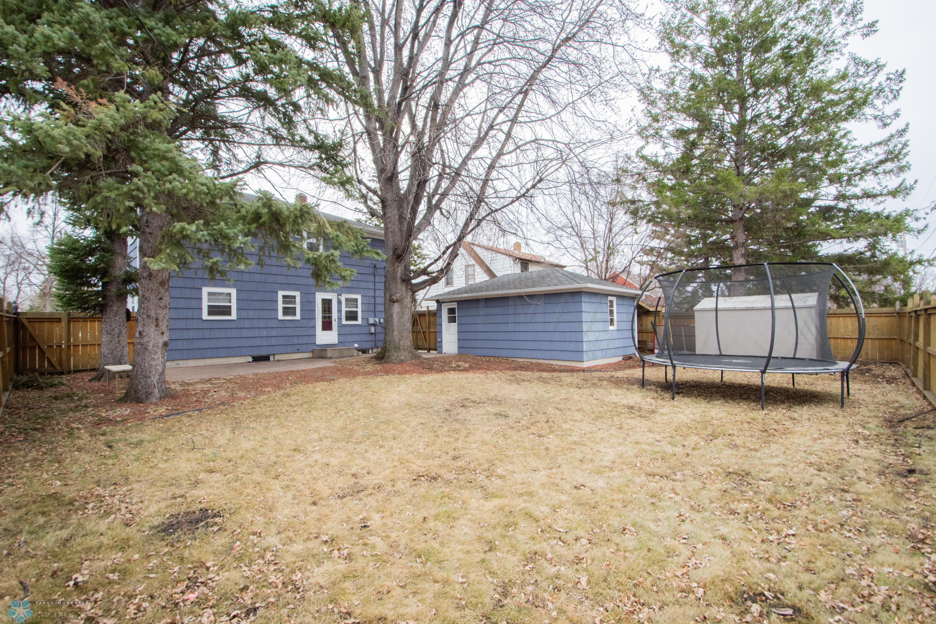 backyard/fully fenced