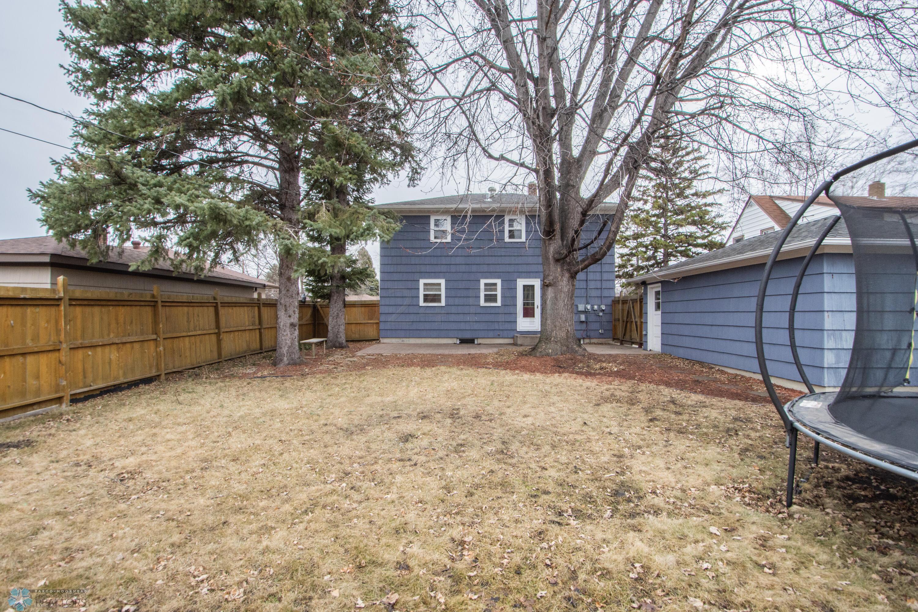 backyard/fully fenced