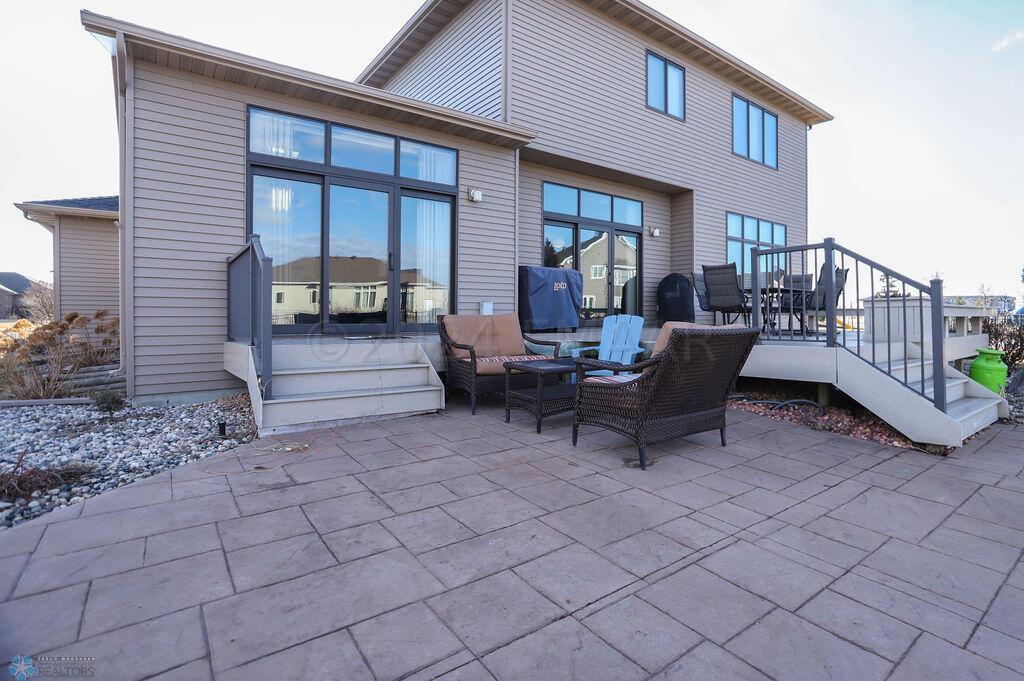 2317 39th St S, Moorhead