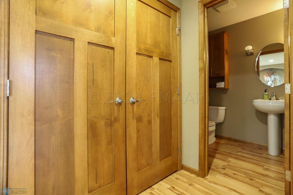 2317 39th St S, Moorhead