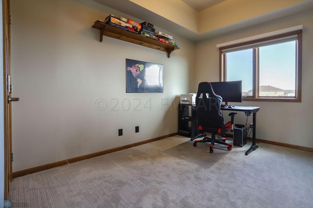 2317 39th St S, Moorhead