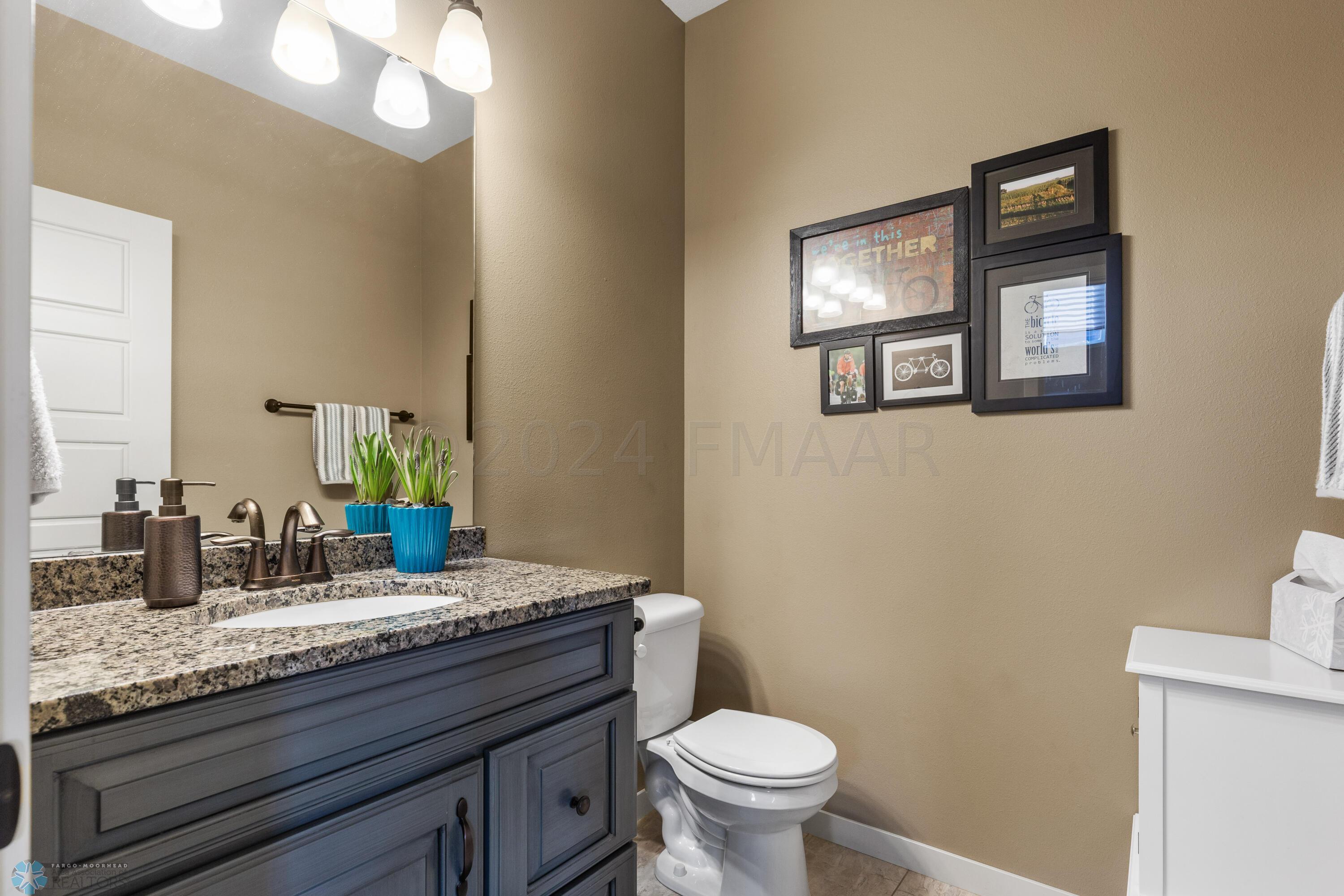 1/2 Bathroom
