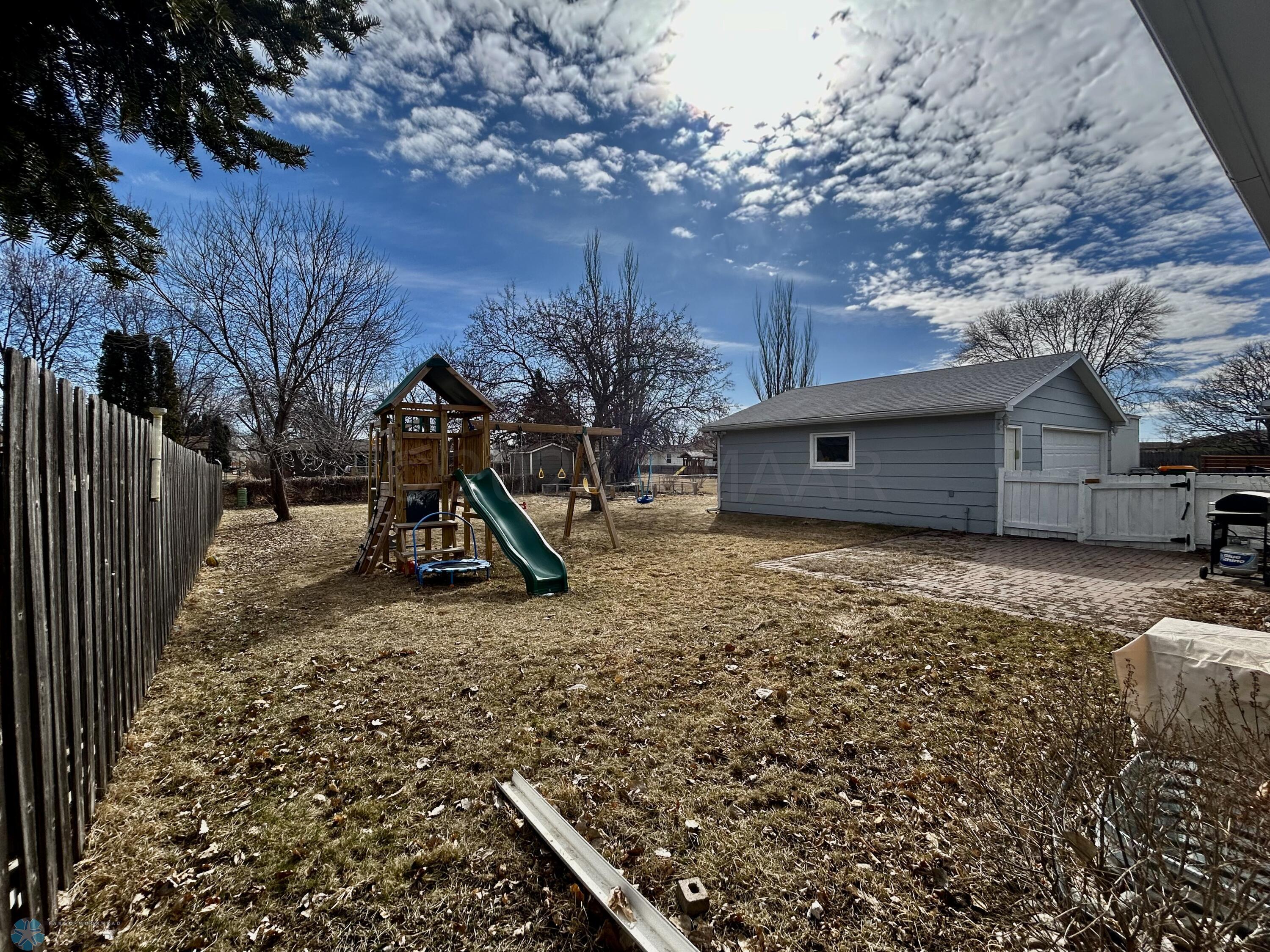 1201 2nd St