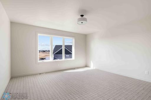 3056 PRAIRIE FARMS Circle S, Fargo, ND 58104