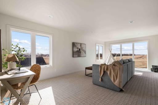 3056 PRAIRIE FARMS Circle S, Fargo, ND 58104